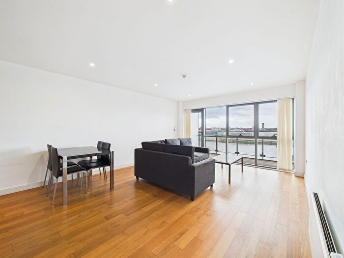 2 Bedroom Flat To Rent In Waterside, William Jessop Way, Liverpool, L3