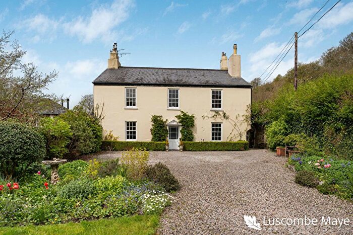 4 Bedroom Detached House For Sale In Station Road, Buckfastleigh, TQ11