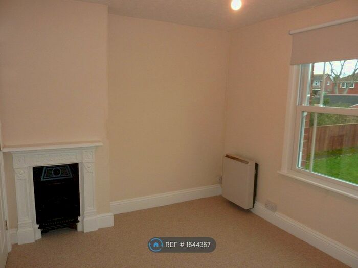 1 Bedroom Flat To Rent In Durleigh Road, Bridgwater, TA6