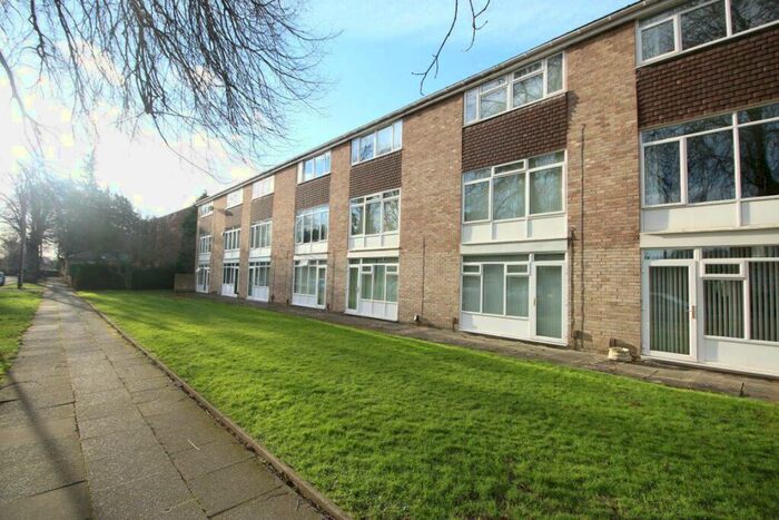 3 Bedroom Maisonette To Rent In Knoll Avenue, Darlington, DL3