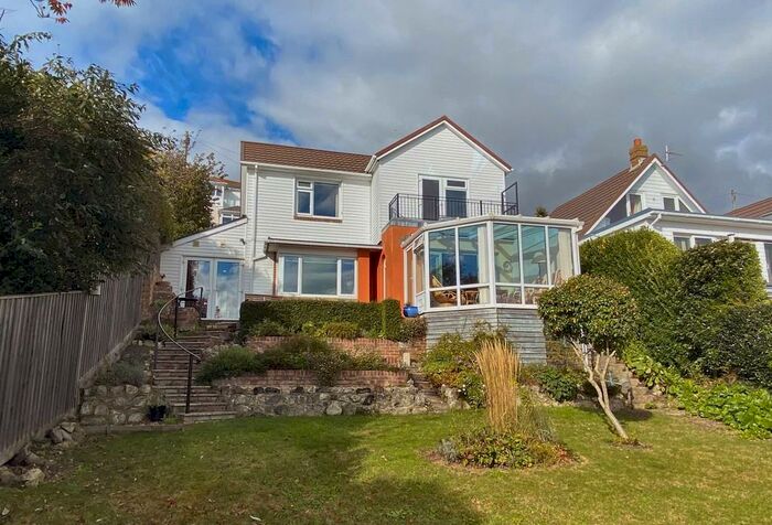 3 Bedroom Detached House To Rent In St. Albans Gardens, Ventnor, PO38