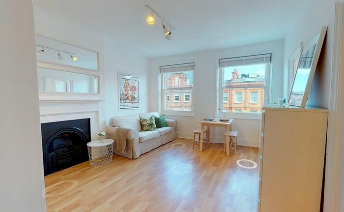 Studio To Rent In Nottingham Place, Marylebone, W1U