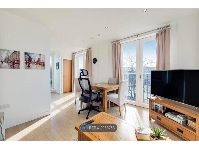 1 Bedroom Flat To Rent In Berwick Road, London, E16