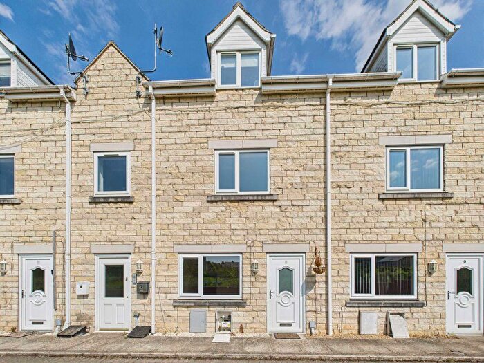 2 Bedroom Town House To Rent In Field View, Micklefield, LS25