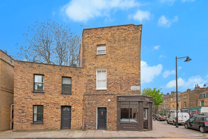 2 Bedroom Flat To Rent In Cross Street, Islington, N1