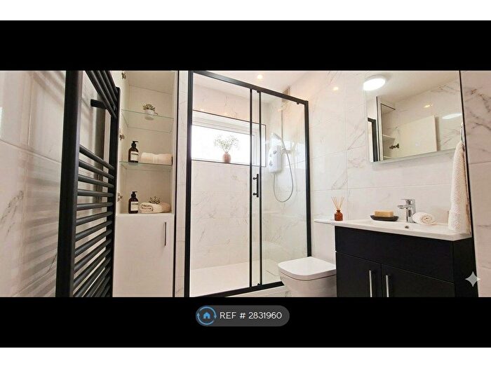 3 Bedroom Flat To Rent In Balmartin Road, Glasgow, G23