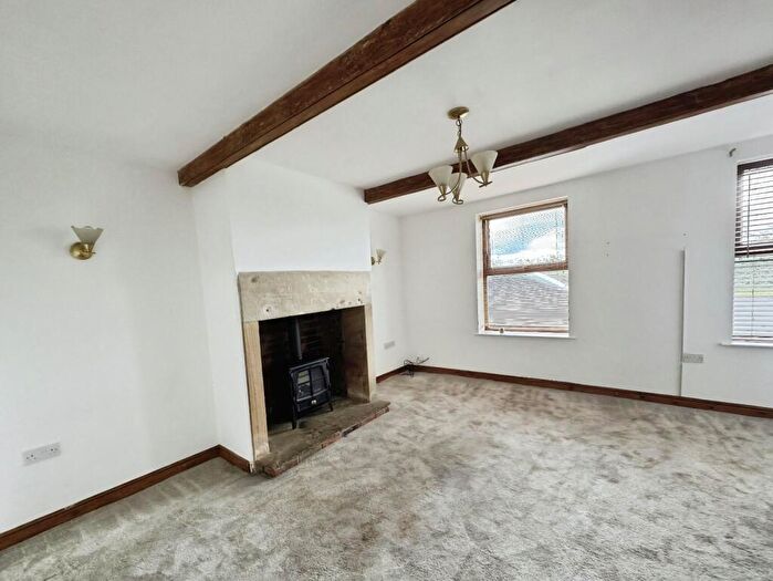 2 Bedroom End Of Terrace House For Sale In Halifax Road, Scholes, Cleckheaton, BD19