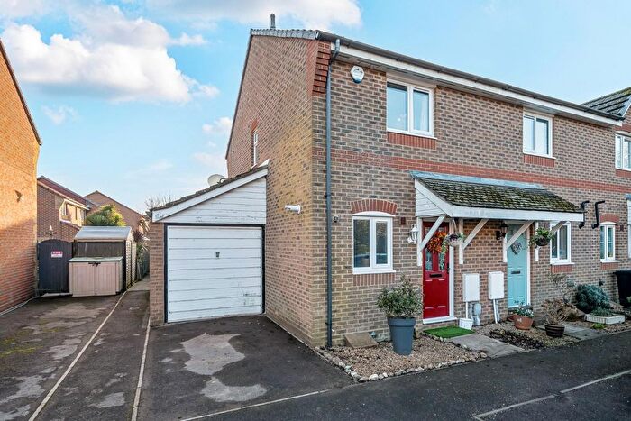 2 Bedroom Property For Sale In Russet Gardens, Emsworth, PO10