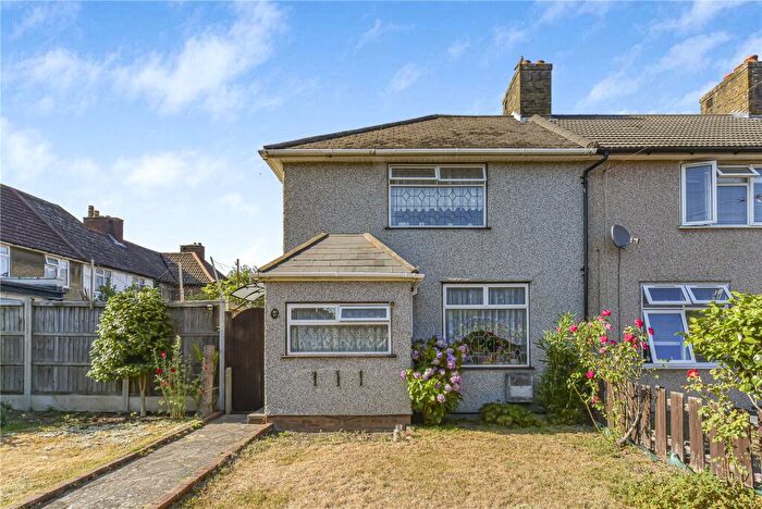 3 Bedroom End Of Terrace House For Sale In Canonsleigh Road, Dagenham, RM9