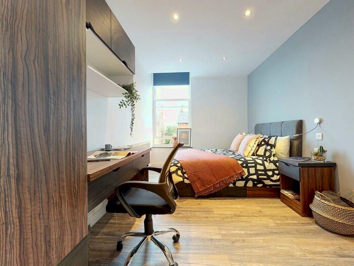 1 Bedroom Apartment To Rent In Hyde Terrace, Leeds, West Yorkshire, LS2