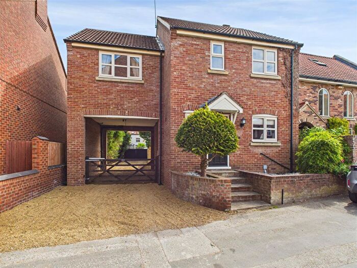 4 Bedroom Detached House For Sale In The Archway, Market Weighton, YO43