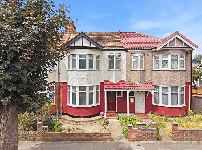 3 Bedroom Terraced House To Rent In Vine Gardens, Ilford, IG1