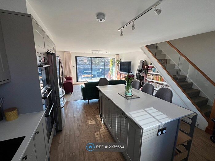 2 Bedroom Maisonette To Rent In Westminster Bridge Road, London, SE1