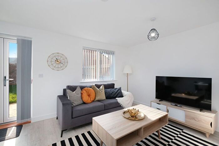 5 Bedroom Semi-detached House To Rent In Kempster Way, Weston Turville, Aylesbury, HP22