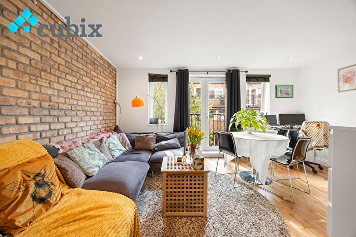 2 Bedroom Flat For Sale In Dewey Lane, London, SW2