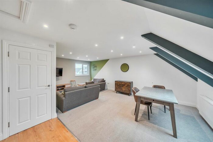 2 Bedroom Maisonette To Rent In Tower Road, Newquay, TR7