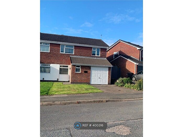 3 Bedroom Semi-Detached House To Rent In Farrier Lane, Leicester, LE4