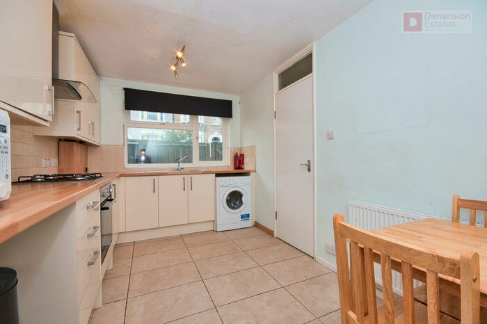 4 Bedroom Town House To Rent In Pellerin Road, Dalston, Stoke Newington, London, N16