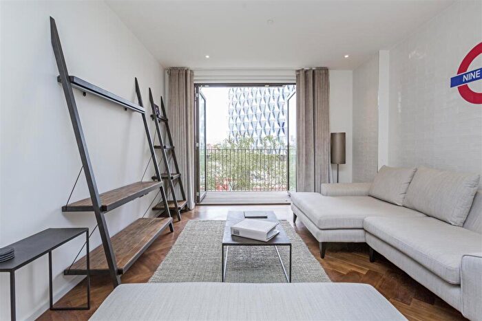 2 Bedroom Flat For Sale In Ambassador Building, Embassy Gardens, New Union Square, Nine Elms, London, SW11