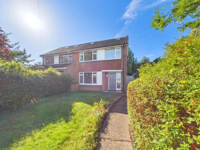 4 Bedroom Semi-Detached House For Sale In Mitchley Avenue, Purley, CR8