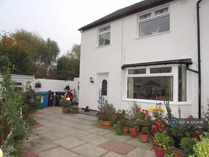 4 Bedroom Semi-Detached House To Rent In Bampton Road, Manchester, M22