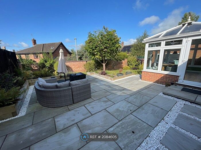 2 Bedroom Bungalow To Rent In Stanier Rise, Berkhamsted, HP4