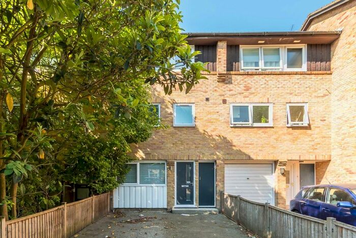 4 Bedroom Property To Rent In Old House Gardens, Park Road, Twickenham TW1