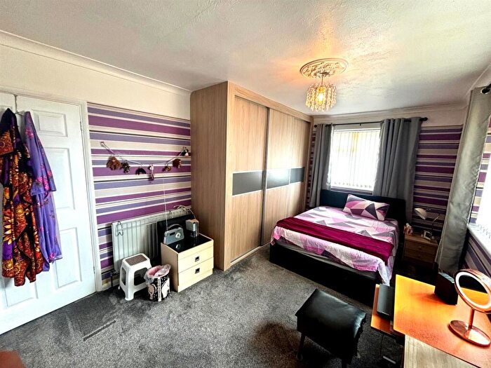2 Bedroom End Of Terrace House For Sale In Charing Road, Gillingham, ME8