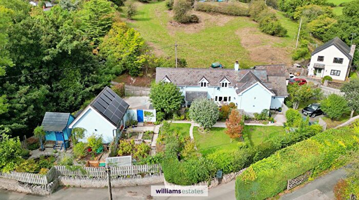 5 Bedroom Detached House For Sale In Graigfechan, Ruthin, LL15