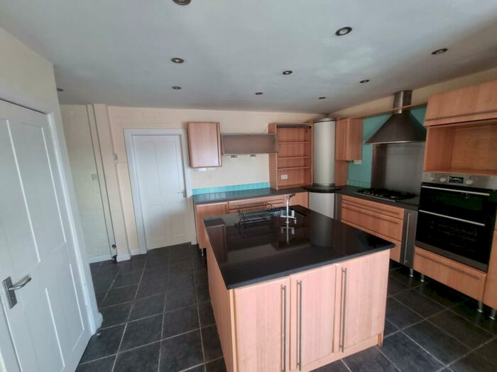 3 Bedroom House To Rent In Everill Gate Lane, Wombwell, S73