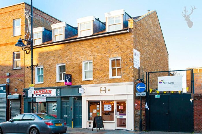 3 Bedroom Duplex To Rent In Roman Road, Bow, E3