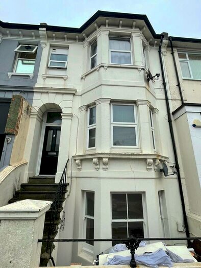 1 Bedroom Flat To Rent In Blatchington Road, Hove, BN3