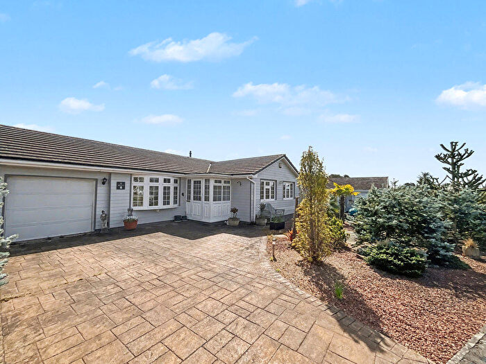 3 Bedroom Bungalow For Sale In St Catherines Hill, BH23