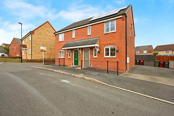3 Bedroom Semi-Detached House For Sale In Mill Farm Drive, Tibshelf, Alfreton, DE55