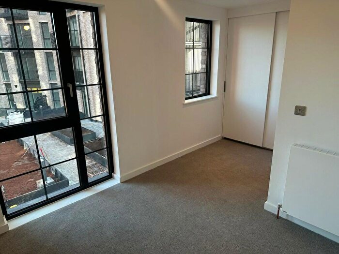 4 Bedroom Town House To Rent In Shale Lane, Manchester, Greater Manchester, M5