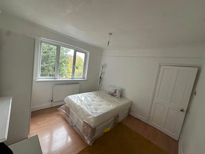 2 Bedroom Flat To Rent In Hill Road, Mitcham, CR4