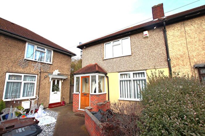 3 Bedroom End Of Terrace House To Rent In Rugby Road, Dagenham, RM9