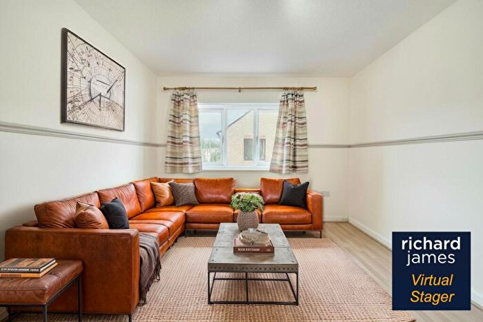 1 Bedroom Apartment For Sale In Erin Court, Kingshill, Swindon, SN1