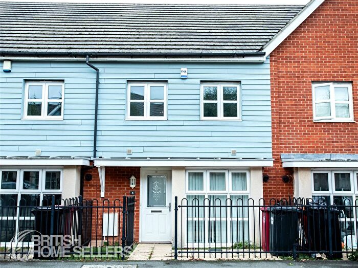 4 Bedroom Terraced House For Sale In Dariel Close, Slough, Berkshire, SL1