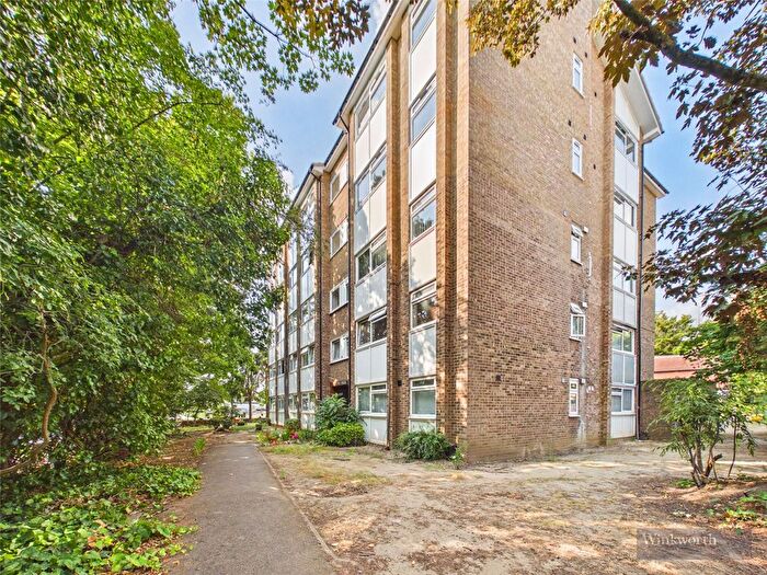 Studio To Rent In Castleview Road, Weybridge, Surrey, KT13