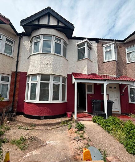 3 Bedroom Terraced House To Rent In Vine Gardens, Ilford, IG1