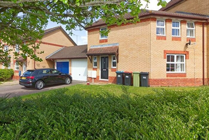 3 Bedroom Semi-Detached House To Rent In Rhodes Place, Oldbrook, Milton Keynes, MK6
