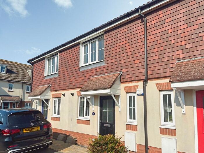 2 Bedroom Detached House To Rent In Empress Close, Littlehampton, West Sussex, BN17
