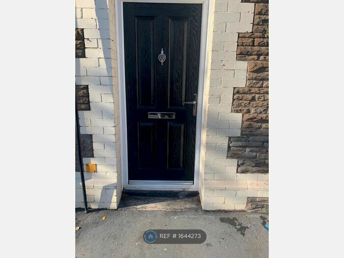 2 Bedroom Flat To Rent In Splott Road, Cardiff, CF24