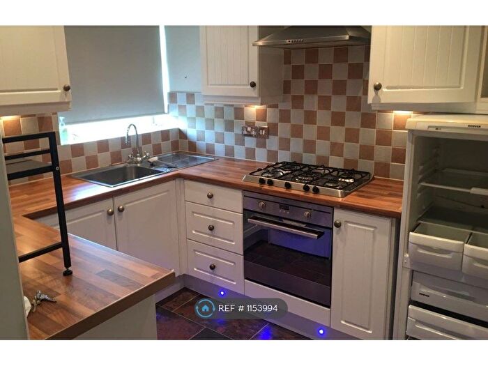 2 Bedroom Flat To Rent In Brighton Road, Burgh Heath, Tadworth, KT20