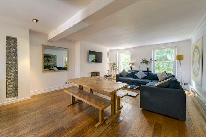 3 Bedroom Maisonette To Rent In Kings Road, London, SW10