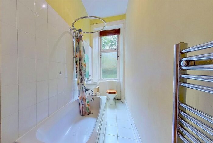 2 Bedroom Flat To Rent In Caird Drive, Glasgow, G11