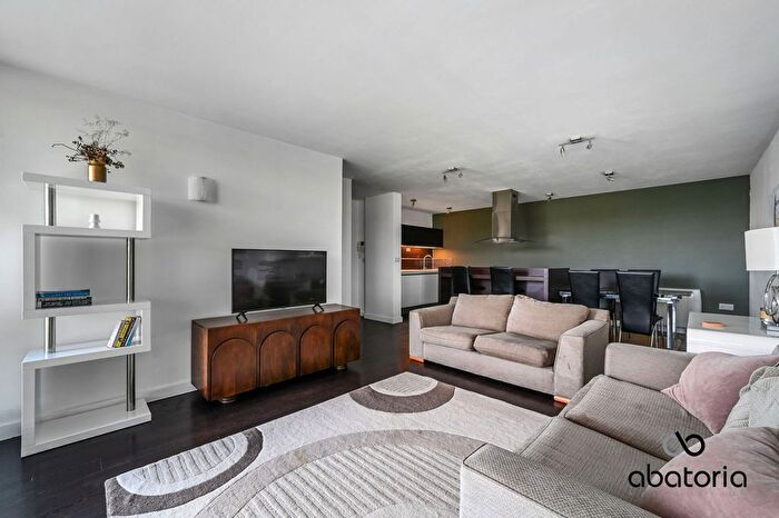 2 Bedroom Flat For Sale In Candy Wharf, Copperfield Road, London, E3