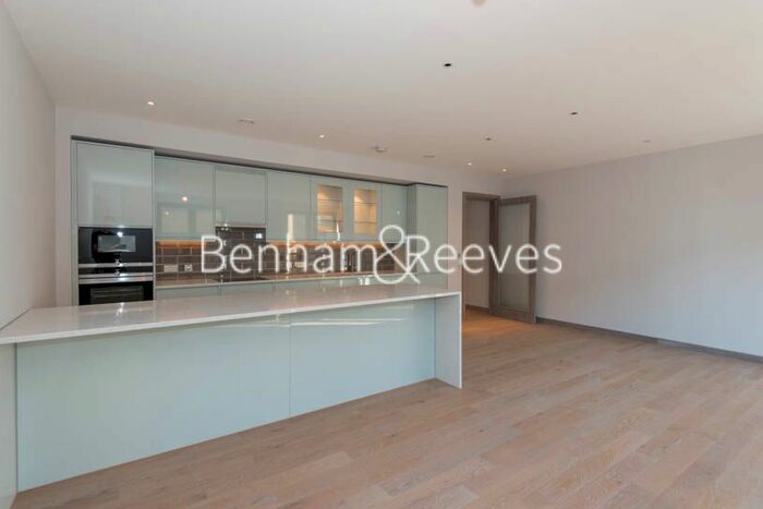 3 Bedroom Flat To Rent In Chivers Passage, Imperial Wharf, SW18