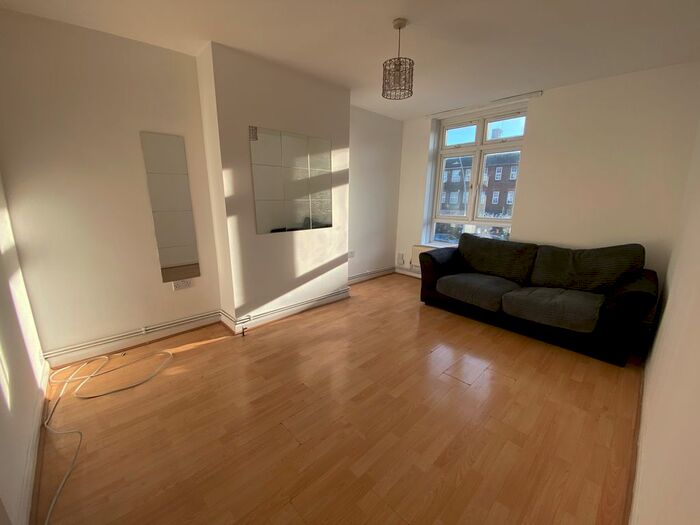 1 Bedroom Flat To Rent In Frinton Mews, Ilford, IG2